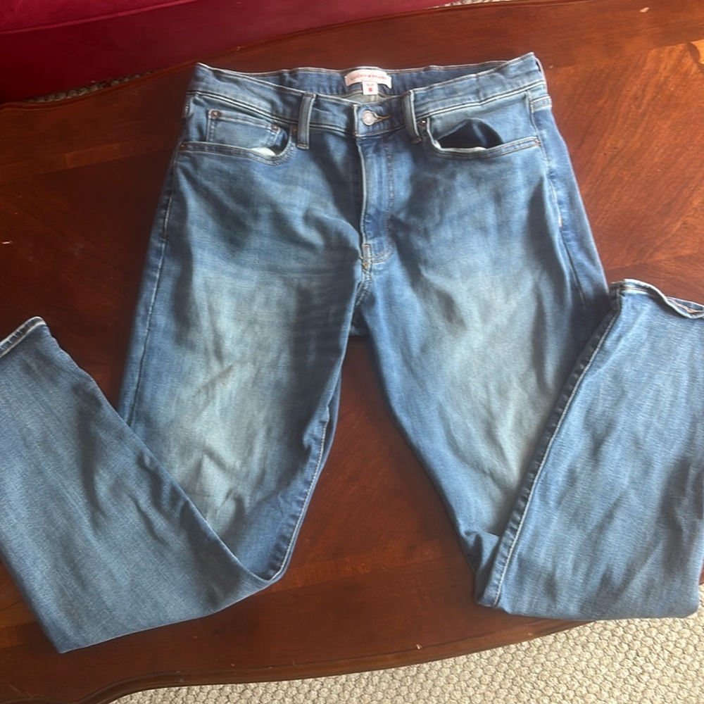 Lucky brand athletic straight jeans. 34x32. Lightly worn.